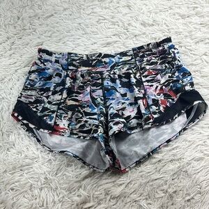 Lululemon Hotty Hot Short II *2.5" Culture Clash Multi Black / Black